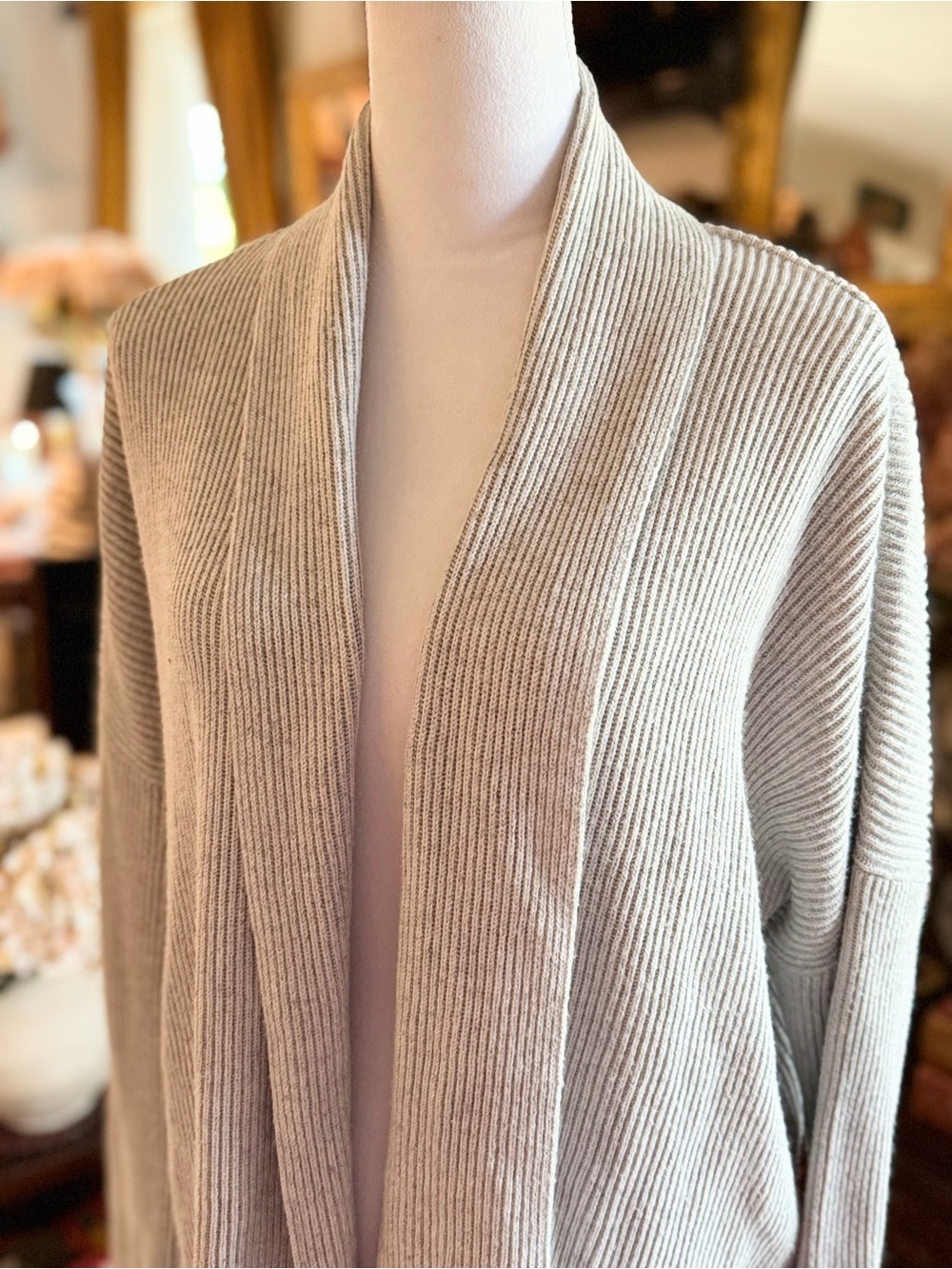 EUC Madewell Open Front Cardigan
Sweater Striped Light Gray Size Medium